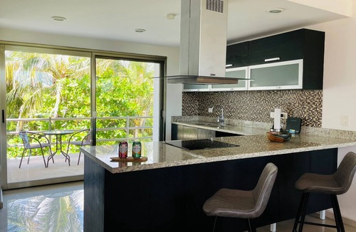 Villa Juarez Condo | Paraiso304; Entire Luxury Condo 3 minute walk from the beach