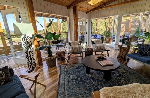 Barton Hills House | Parkside INCREDIBLE location-VIEWS-Kayak, SUP, Pool, Gorgeous Hikes-Restaurants