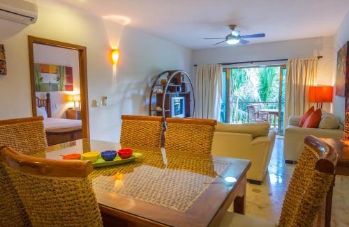 Playacar Apartment | Paseo del Sol Coral B 206 condo