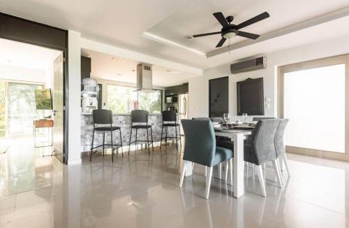 Villa Juarez Apartment | Peaceful & beautiful 3 min walking to the beach