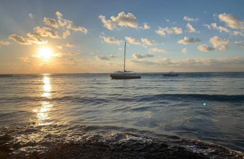 Villa Juarez Apartment | Peaceful & beautiful 3 min walking to the beach
