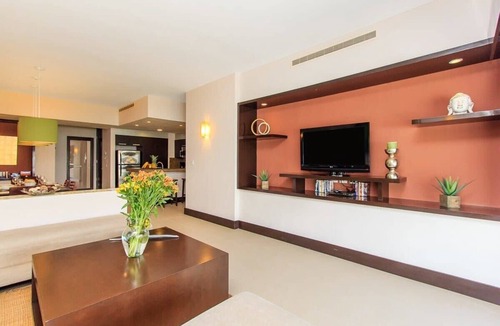 Downtown Condo | Penthouse, Private Pool, Steps to Beach, 5th Ave