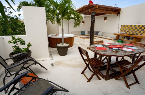 Zama Condo | Penthouse, PRIVATE Rooftop w POOL/jacuzzi, FREE EXCLUSIVE BEACH CLUBS