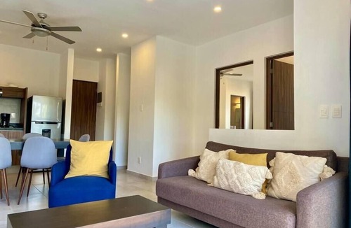 Tohoku Apartment | Perfect Getaway: Beach and 5th Avenue Near You!