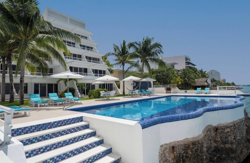 Zona Hotelera Norte Condo | Perfect&Quiet Oceanfront 1BR Condo, 2 miles North of town, Awesome Snorkeling