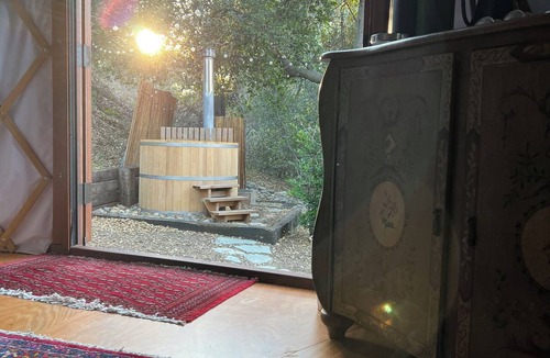 Santa Clarita Cabin | Persian Glamping