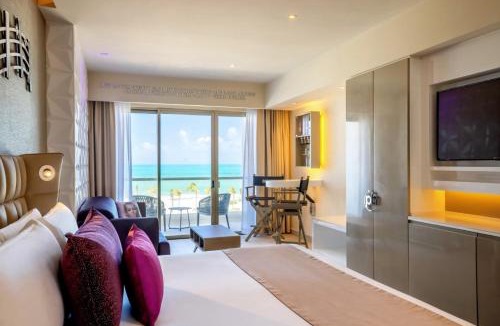 Costa Mujeres Resort | Planet Hollywood Cancun Adult Scene by Royalton, An Autograph Collection All-Inclusive Resort - Adults Only