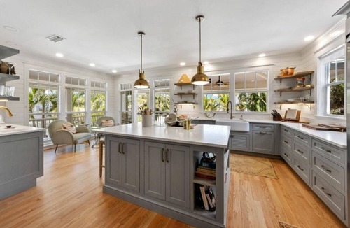 Anna Maria House | Pool*Hot Tub*Tiki Bar*Pickleball Court*Dock
