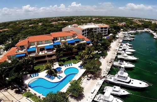 Puerto Aventuras Condo | Porto Bello private beach and yacht