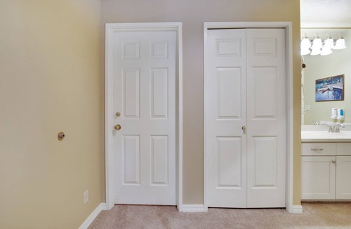 Century West Hotel | Private Mt. Bachelor Village suite in Bend with access to resort hot tubs/pool