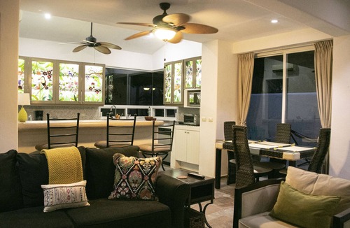 Colonia Independencia House | Private Resort with Amazing Pool and Gardens