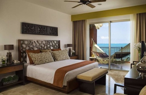Playa Mujeres House | Private Room in Beautiful Cancun Resort!