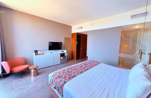 Downtown Hotel | Queen Suite Oasis Just Minutes from the Beach