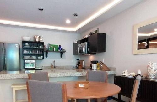 Puerto Aventuras Condo | Quiet 2 bedroom Condo with pool 11 min to beach