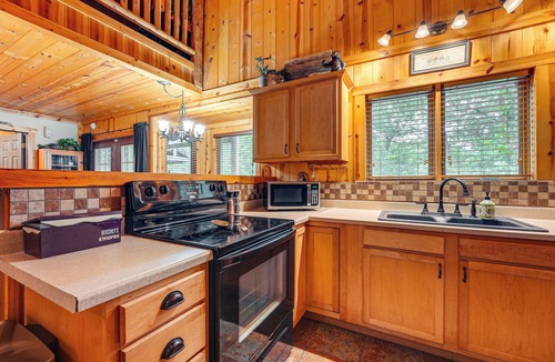 Blue Eye Cabin | Relax Fireside! Hot Tub Haven on Table Rock Lake