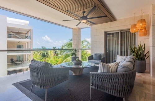 Playa Mujeres Apartment | Relaxing Escape, Private Beach and Rooftop