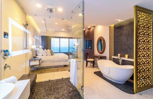 Playa Mujeres Resort | Resort with 3 bedrooms and AC in cool Cancún