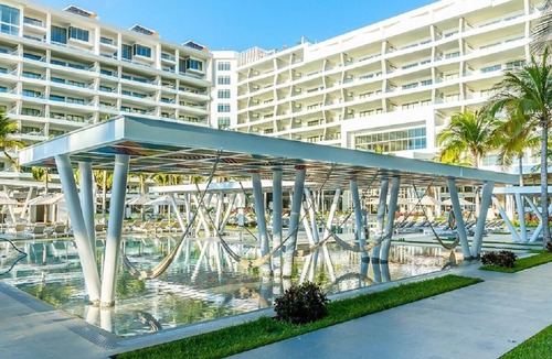 Playa Mujeres Condo | Ring in the New Year in Style: Book your 2BR at Garza Blanca Cancun!