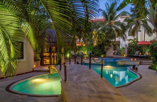 Gonzalo Guerrero Hotel | Riviera del Sol Amazing Double Queen Deluxe Suite 204