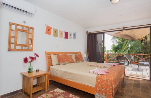 Mario Villanueva Madrid Apartment | Romantic Lagoon Special GREAT Location