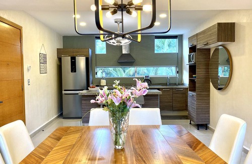 Playacar Fase II Condo | ✪ Rooftop BBQ✪ Playacar 4 br in Golf, Netflix, Parking, WiFi, Pool & Gym
