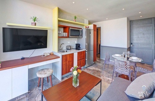 Downtown Condo | Rooftop Pools, Oceanview, Steps to 5th Ave & Beach