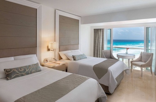 Zona Hotelera Hotel | Royal Deluxe Suites with Ocean View, Parial Ocean View or Lagoon Views.