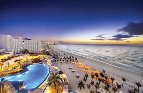 Zona Hotelera Hotel | Royal Deluxe Suites with Ocean View, Parial Ocean View or Lagoon Views.