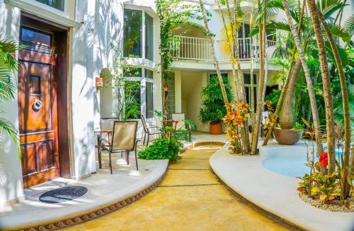Downtown Apartment | Royal Palms 3 condo