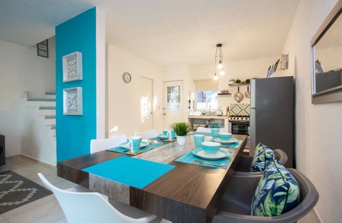 Villa Juarez House | Safefamiliar residential house W/pool, 10 min drive of beach, 12 min drive 5 ave