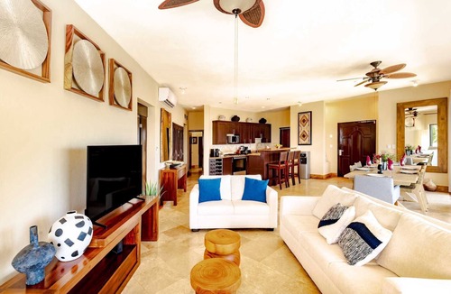 Centro Condo | Sale! Stunning Ocean Views! Pvt Delxue Rooftop | Beach Club Service | Steps to 5th Ave & Maid