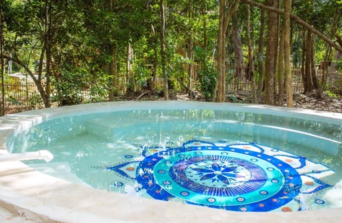 Francisco Uh May Cabin | Selvaluna Eco-chic cabinnn