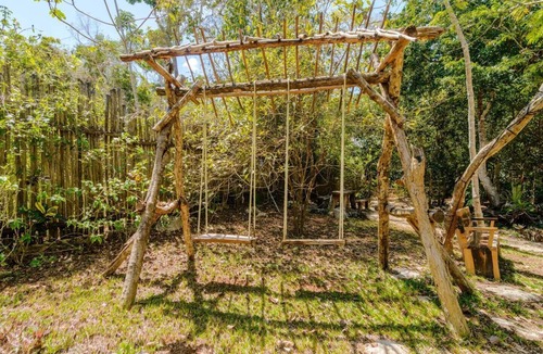 Francisco Uh May Cabin | Selvaluna Eco-chic cabinnn