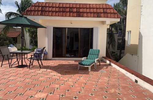 Puerto Morelos Apartment | Señor Pedro Suite - spacious one bedroom located one block from the beach