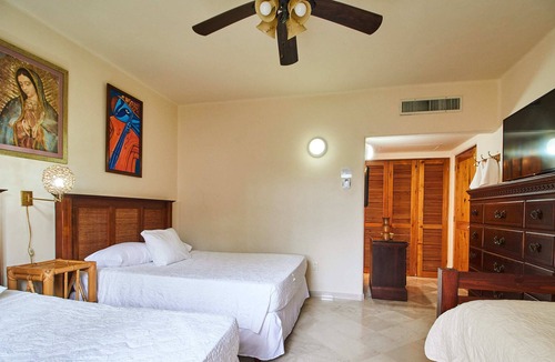 Puerto Aventuras Apartment | Serene & Beachfront Apartment | Shared Pool, Garden & Terrace | Fancy Amenities