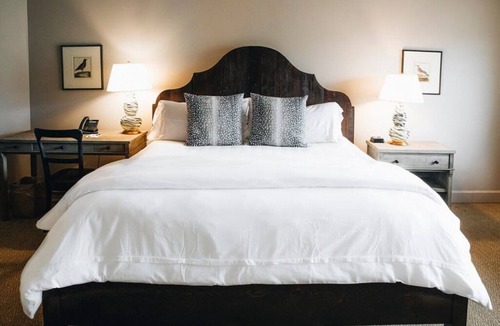 Sonoma Hotel | Seven Branches ~ Jack London Room