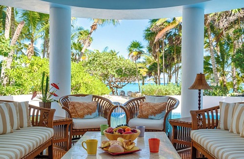 Akumal Villa | Sophisticated Spa Style Beachfront Villa with Heated Pool