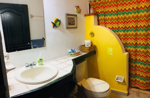 Downtown Condo | Spacious 1 bedroom 300 m from Mamitas Beach