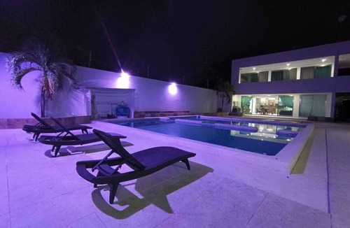Alfredo V. Bonfil House | Spacious 4-bedroom house with 2 pools, AC in enchanting Cancún