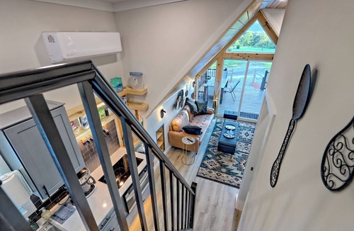 Franklin House | Spacious A-frame tiny house
