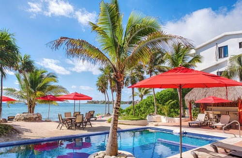 Akumal Condo | Spacious beachfront condo with AC, WiFi, swimming pool!