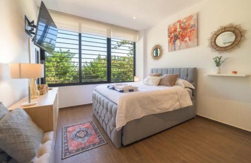 Zazil-ha Apartment | Spacious Condo 200m from Beach & 5th Ave