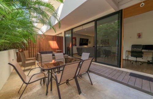 Zazil-ha Apartment | Spacious Condo 200m from Beach & 5th Ave