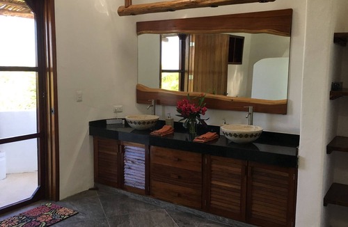 Majahual House | Spacious Luxury 4 Bedroom Home on Private Beach