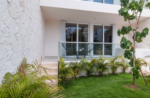 Akumal Condo | Steps from the Beach Garden Condo