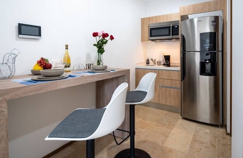 Downtown Apartment | Steps to 5th Ave | Oceanview Roof Pool