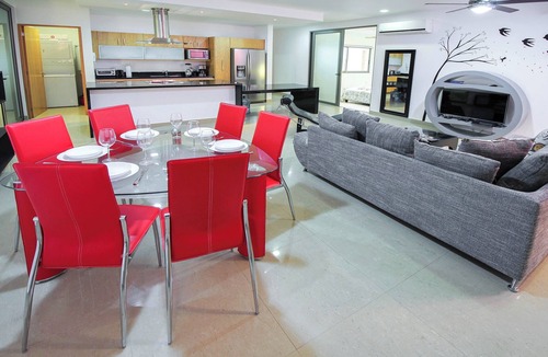 Luis Donaldo Colosio Condo | Steps to Beach & 5th Ave | 2BR | Rooftop Infinity Pool