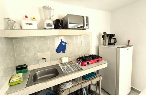 Colonia Adolfo Lopez Mateos Apartment | Studio comfy & equipped, 3 blocks to seawall and walking distance ferry & market
