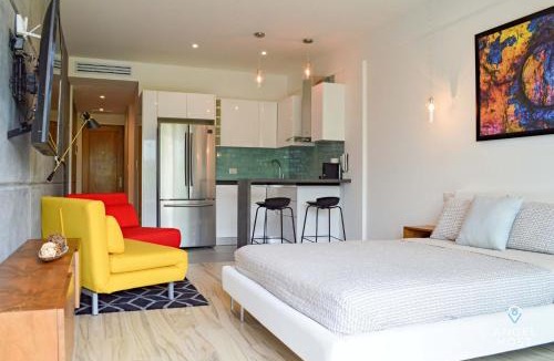 Luis Donaldo Colosio House | Studio on 5th, PVT Balcony, Oceanview Roof Pool