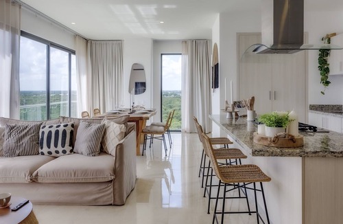 Ejidal Apartment | Stunning 3BR Apt, Pool and Tennis Palmavitta